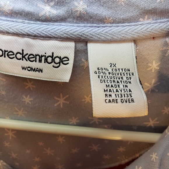 Women's 2x Christmas quarter zip sweatshirt. (C1 - Picture 5 of 5